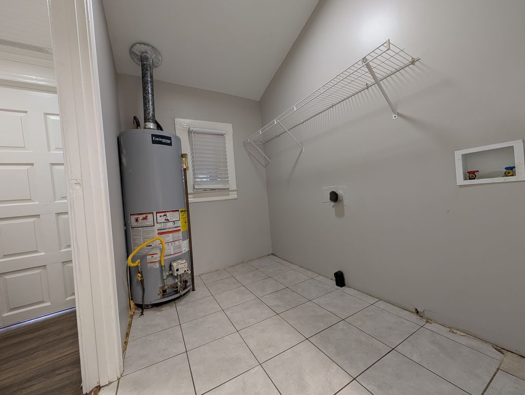 Building Photo - 1716 Thompson Ave