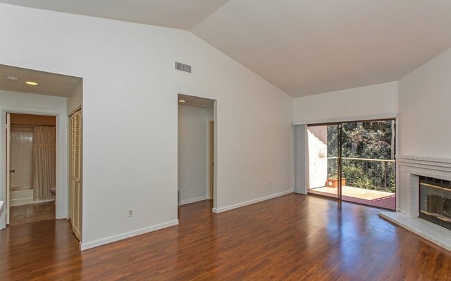 Building Photo - The Villas of Calavera Hills upstairs 2 Bd...