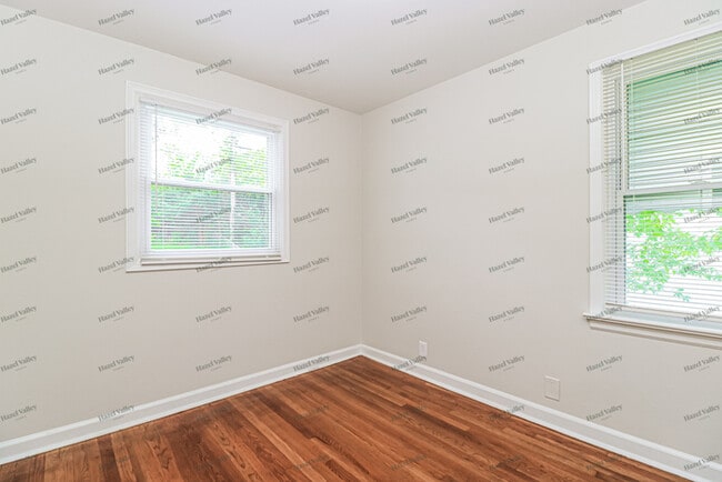 Building Photo - 9900 Gloucester Dr