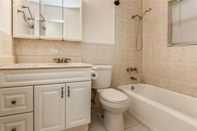 Building Photo - 706 S 19th Ave