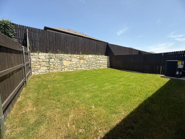 Building Photo - Come and See for Yourself Why Emma Park is...