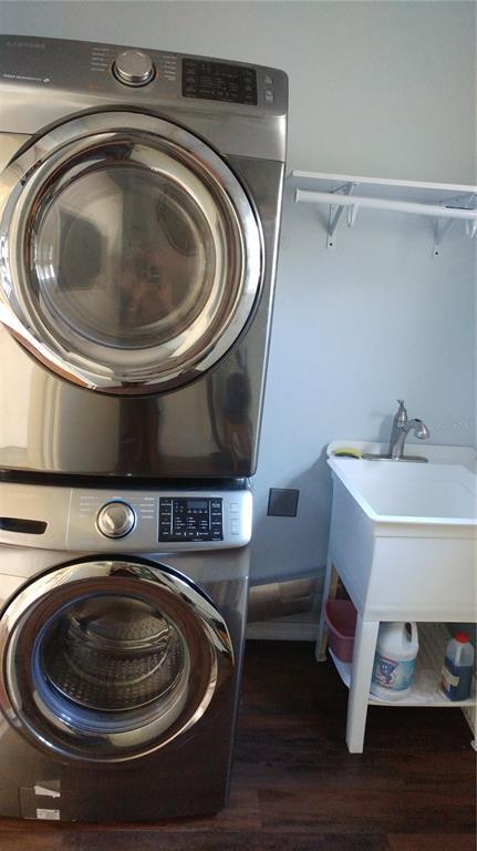 Building Photo - 411 Sandspur Rd