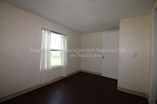 Building Photo - 997 NH-11