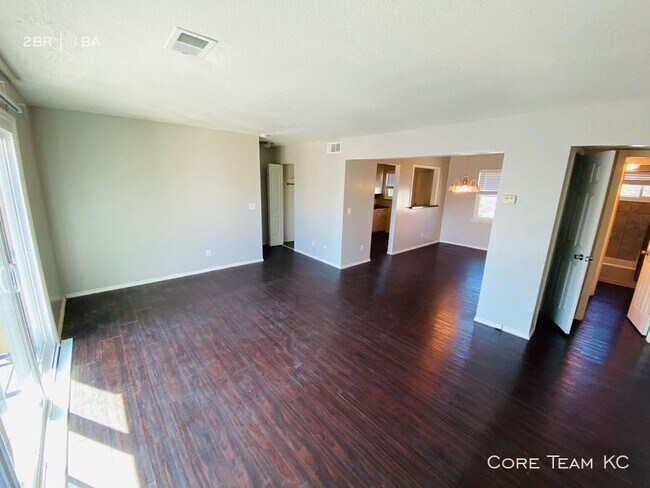 Building Photo - Kendal 2 Bedroom Apartment!