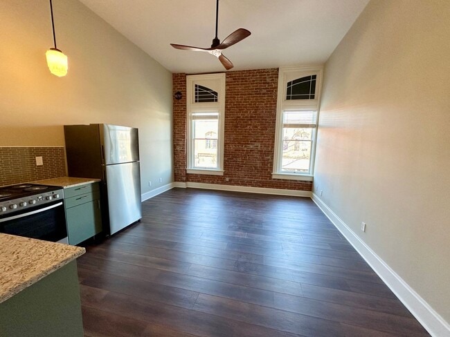 Building Photo - Modern Living with a Touch of Historic Charm