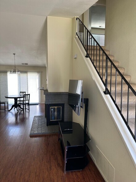 Building Photo - 2118 Alexander Way