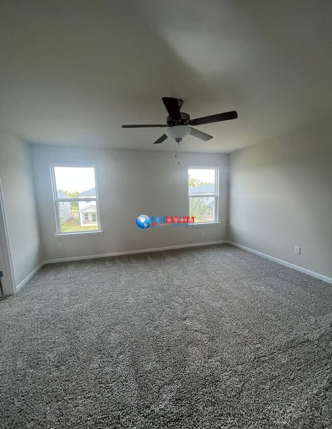 Building Photo - 4-bedroom house in gated community in Lawrenceville