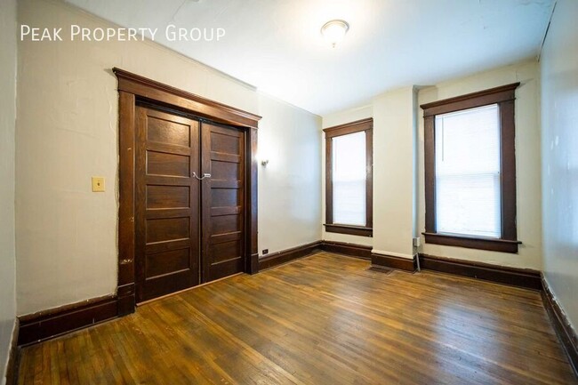 Building Photo - 133 E 12th Ave