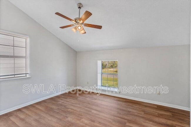 Building Photo - 3221 Ryan St