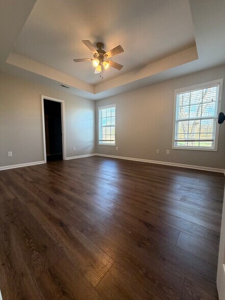 Building Photo - 452 Banyon Rd