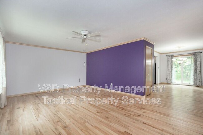 Building Photo - 6188 Cabrini Ln
