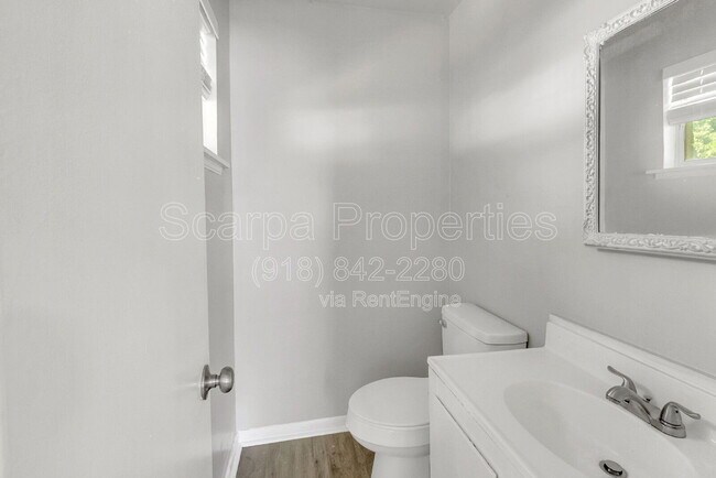 Building Photo - 1809 S Birch Ave