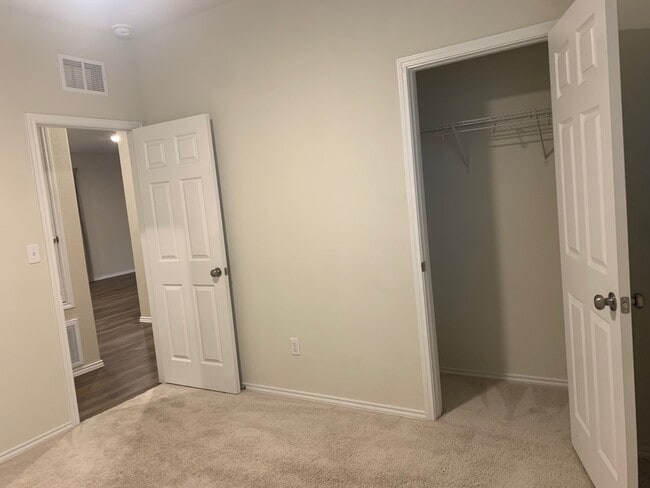 Building Photo - 11837 Snowy River