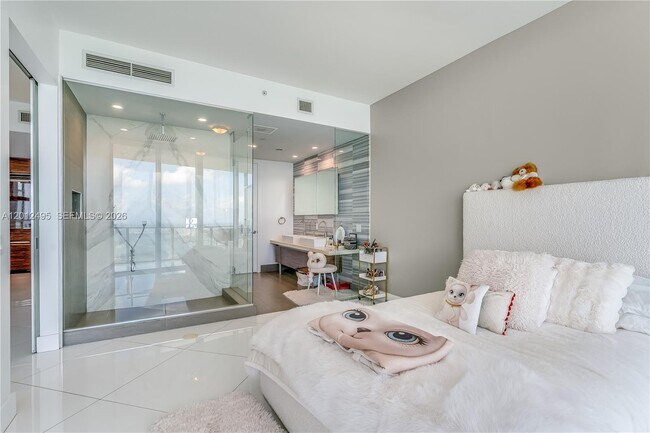Building Photo - 1100 Biscayne Blvd