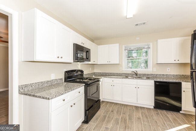 Building Photo - 110 Fairfield Dr