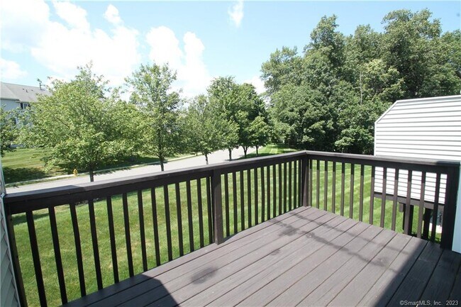 Building Photo - 1001 Cypress Dr