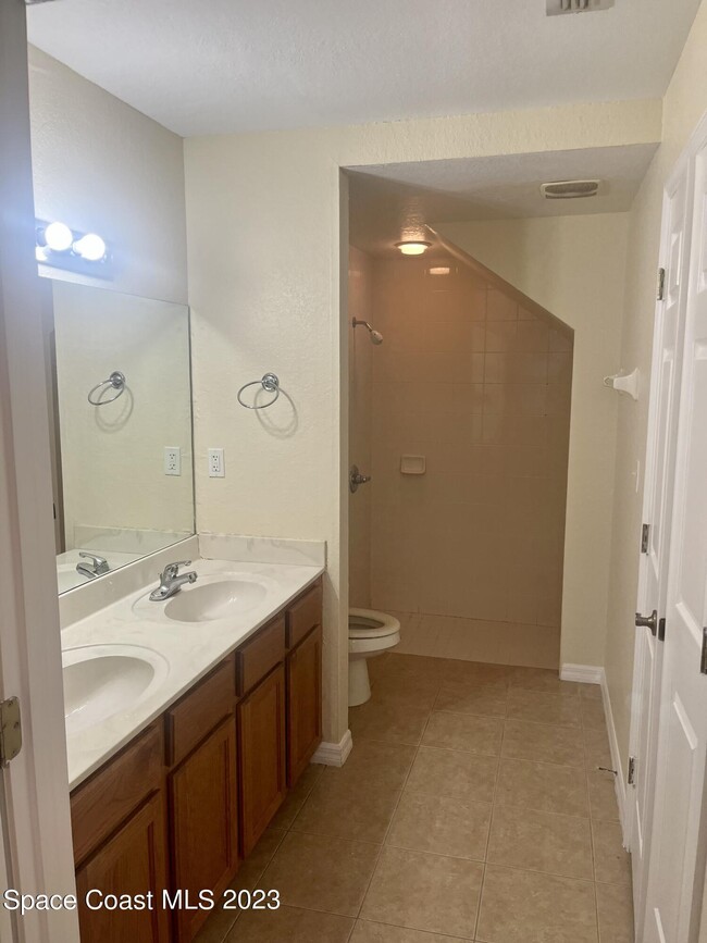 Building Photo - 110 Turpial Way