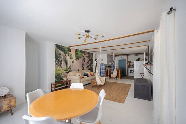 Building Photo - 2001 N 61st Ave