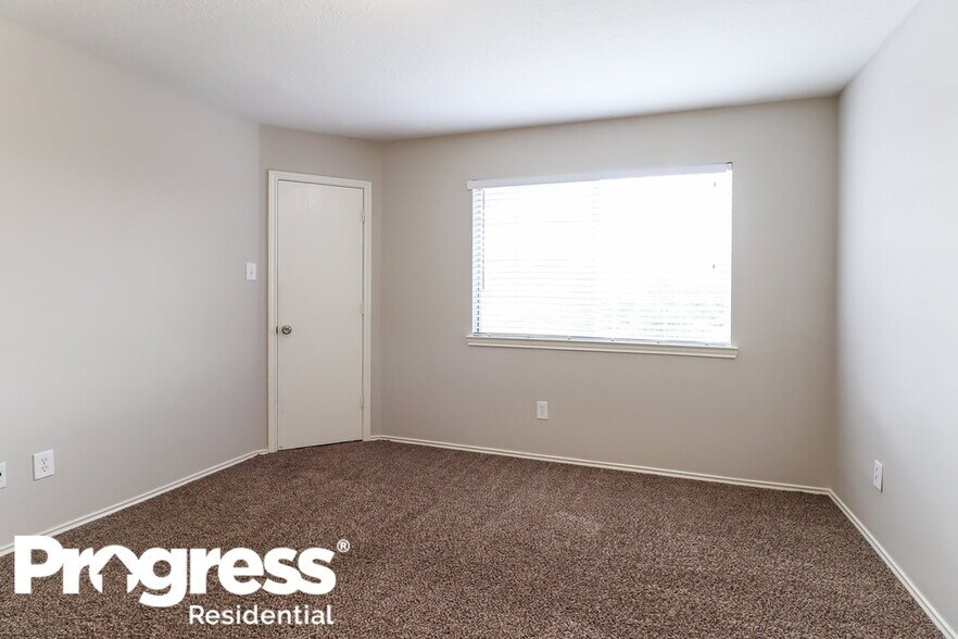 Building Photo - 2703 Cypress Island Dr