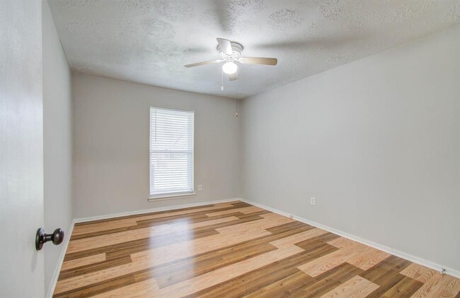 Building Photo - 17543 Methil Dr