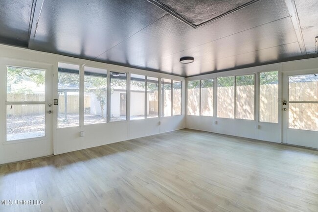 Building Photo - 175 St Charles Ave