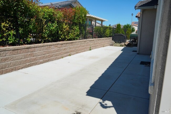 Building Photo - 415 Belvedere Dr