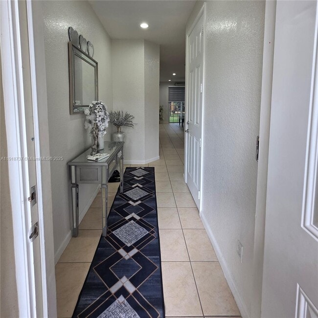 Building Photo - 2612 SW 81st Terrace