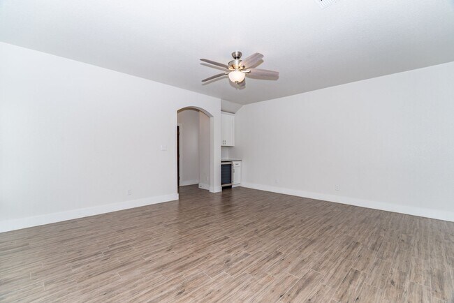 Building Photo - BEAUTIFUL PALLATIUM VILLAS 2-BEDROOM