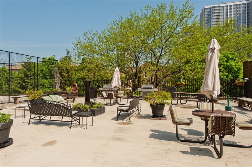 3rd Floor Deck - 720 W Gordon Terrace