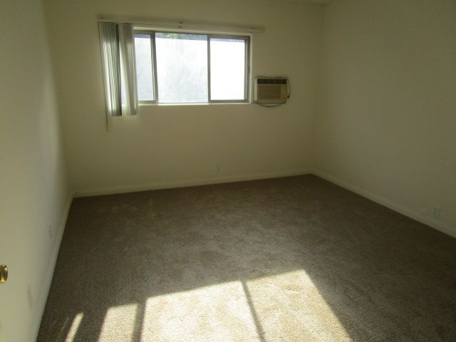 Building Photo - 890 W El Repetto Dr