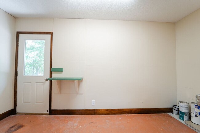 Building Photo - Charming 3 Bedroom, 2 Bathroom home! Call 501-922-9997 to set up a showing today!