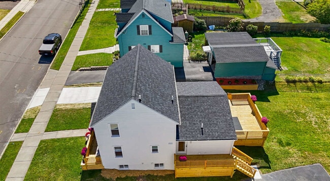 Building Photo - 116 Mary St