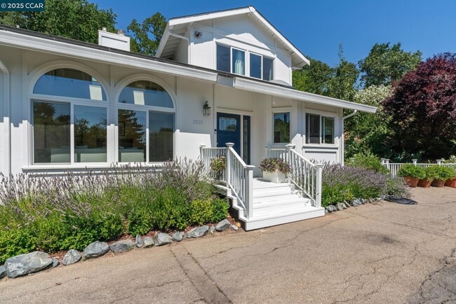 Building Photo - 3555 Old Mountain View Dr