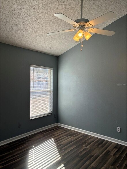 Building Photo - 5841 Dorham Pl