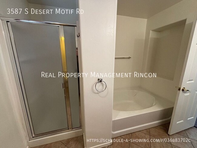 Building Photo - 3587 S Desert Motif Rd