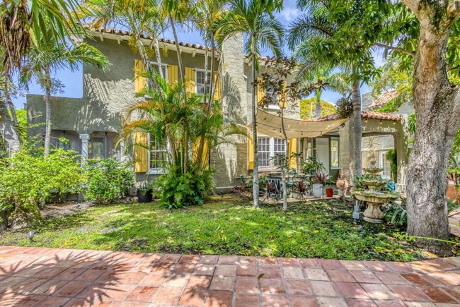 Building Photo - 511 29th St