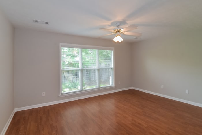 Building Photo - 4669 Young Pointe Manor