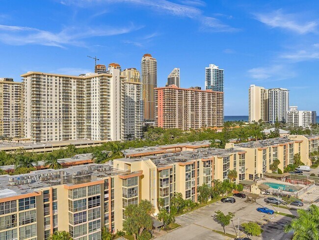 Building Photo - 210 172nd St