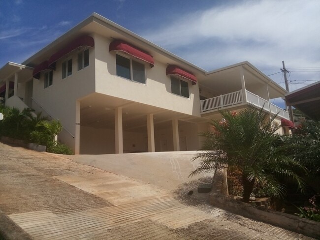 Building Photo - Mololani A2