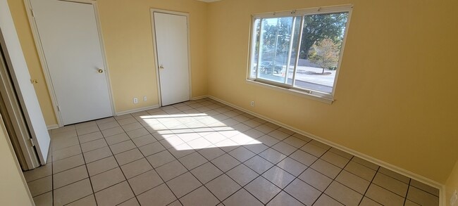 Building Photo - 10524 Watterson Trail