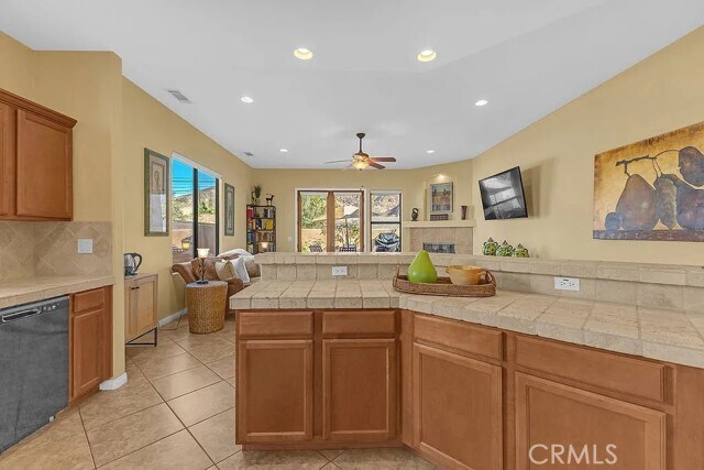 Building Photo - 54052 Avenida Martinez