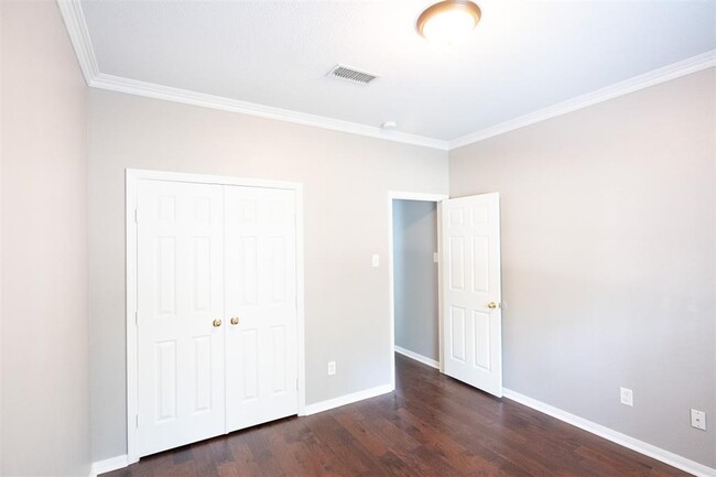 Building Photo - 22 S Lace Arbor Dr