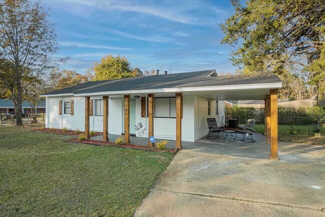 Primary Photo - 286 W Fleming Rd