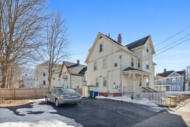 Building Photo - 21 John St