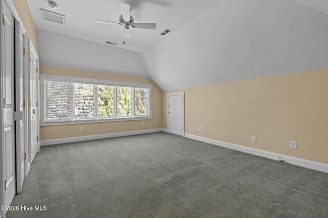 Building Photo - 50 Oak Meadow Rd