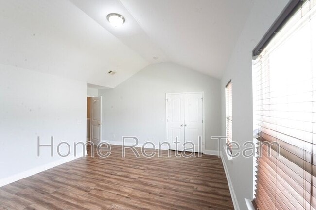 Building Photo - 573 Gov Treutlen Cir