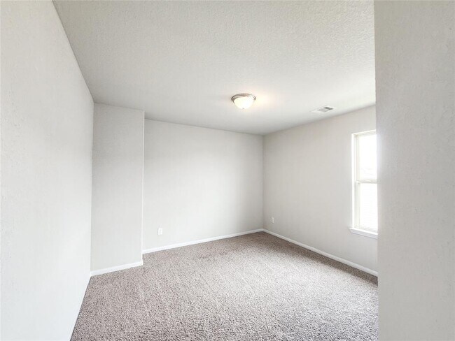 Building Photo - 14711 Sycamore Side Wy