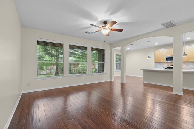 Building Photo - 142 W Burberry Cir