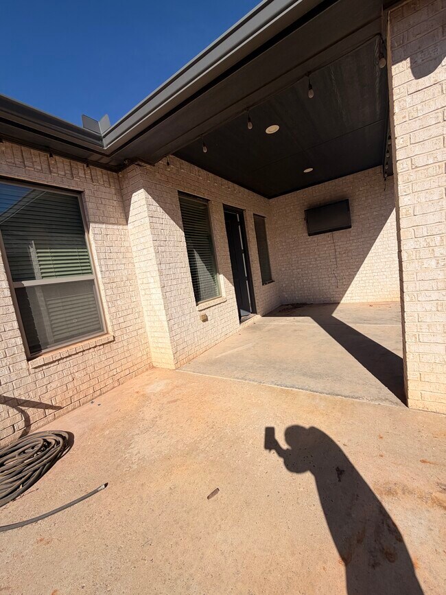 Building Photo - 1206 Burgandy Dr