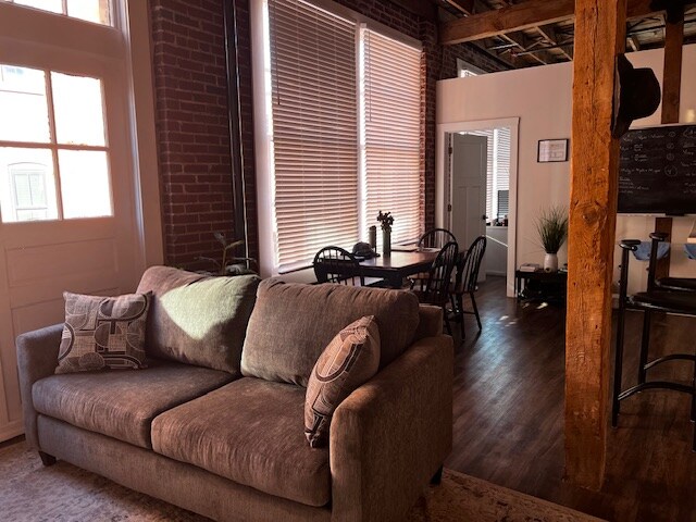 Building Photo - 212 Morgan St